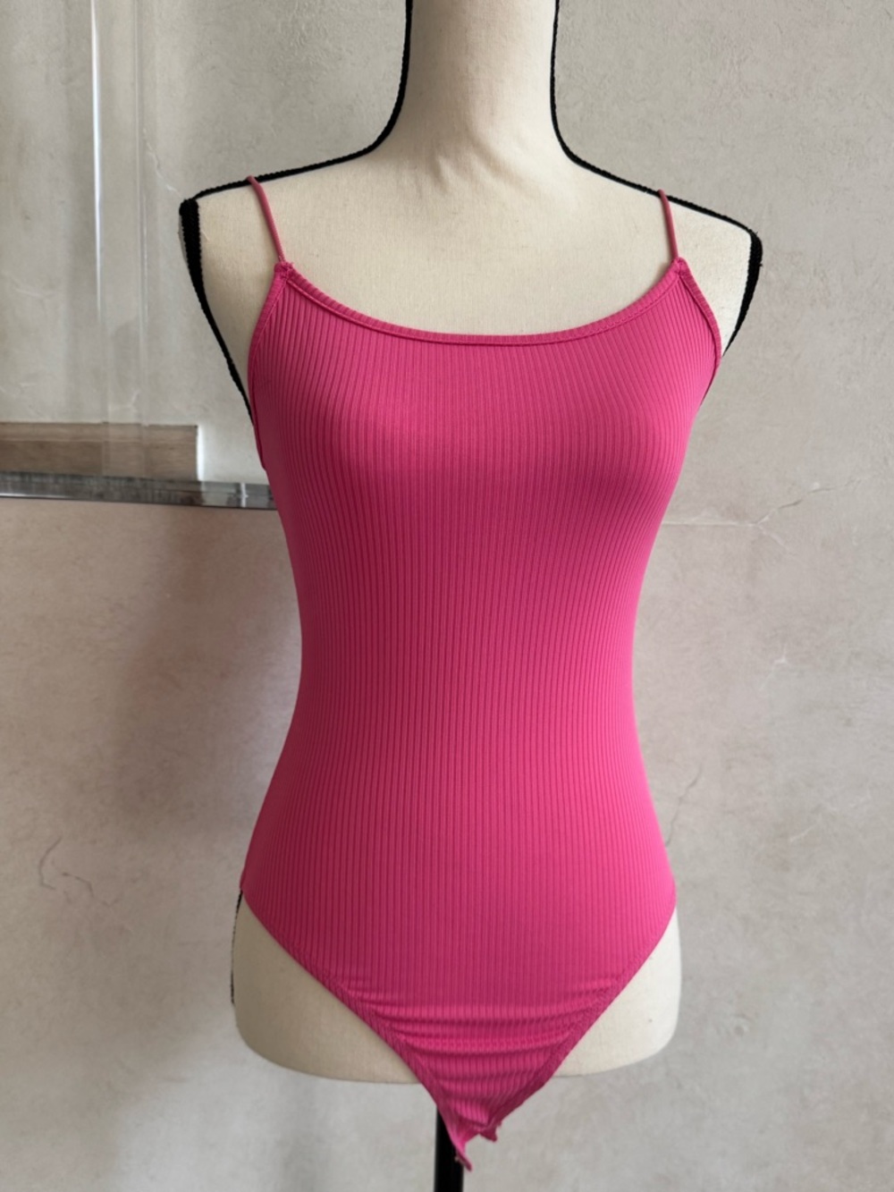 SHEIN Pink Ribbed Bodysuit Top Size Snap closure Spaghetti straps SZ XS 2 4